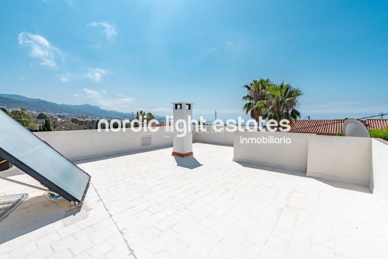 Foto 9a864b9f-dcfb-46b3-8d56-75551a506c95. House with parking pool in Avda Pescia - Ctra de Frigiliana Nerja