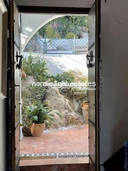 Foto 8e1ce40a-02f8-41d9-a971-19a543577ace. Maison avec piscine dans Frigiliana