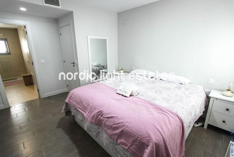 Foto f4a1fbea-cac8-4ef1-9598-b62707704bc7. Appartamento con parcheggio piscina in Laguna Beach Torrox