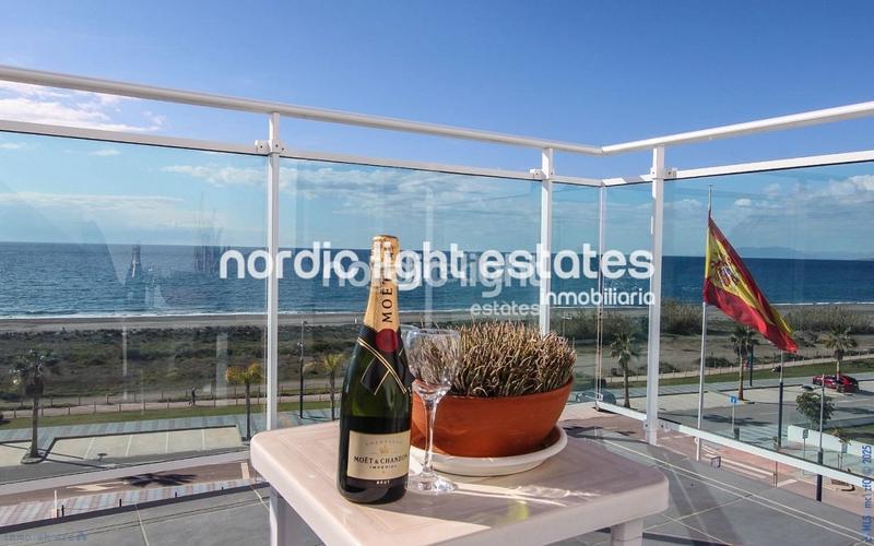 Foto 8fd7d7c0-62a4-42f8-868b-b3cbe349a27e. Flat with parking pool in Laguna Beach Torrox