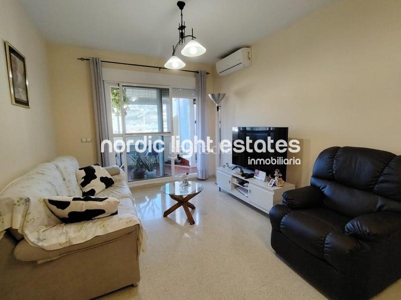 Foto 137fa279-b144-40a2-9691-d53122f7d5a7. Flat with parking pool in Torrox pueblo Torrox