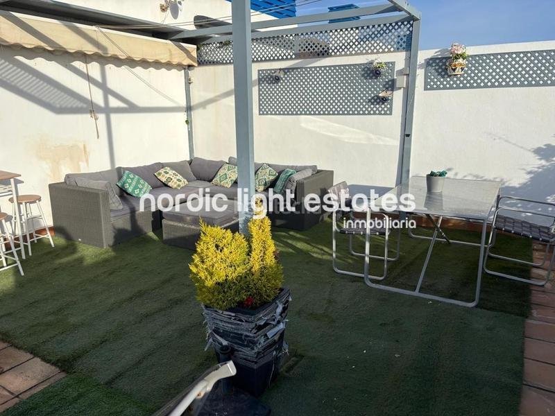 Foto d472ca0c-e60f-4aeb-9599-b9128248db46. Flat with parking in El Peñoncillo Torrox