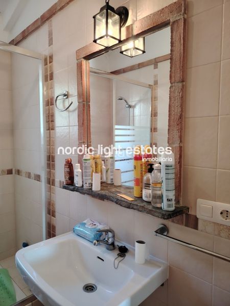 Foto 1c1efd0d-7286-448b-8a02-67507a165468. Casa amb piscina a Frigiliana
