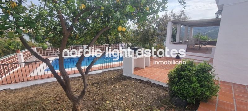 Foto 3276b62d-1b9d-42ab-b999-cd96570162a8. Casa amb piscina a Frigiliana