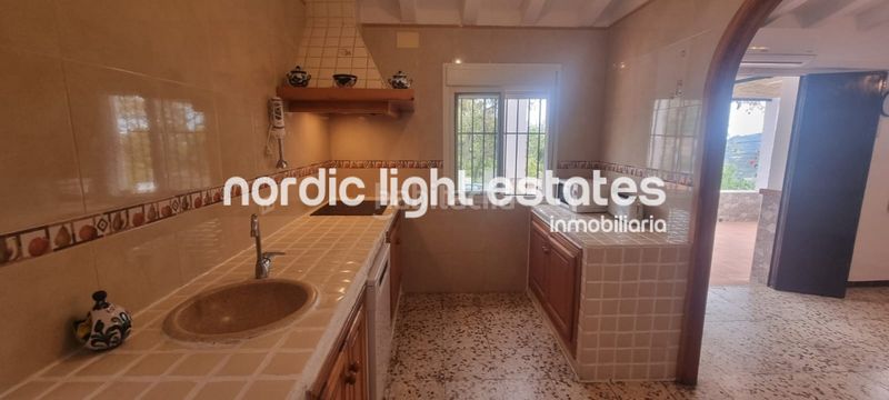 Foto 57ce99e2-96cd-4f00-bbaf-bdce737f55d9. Casa amb piscina a Frigiliana
