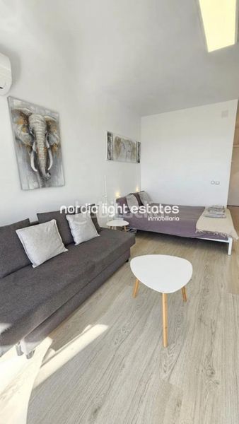 Foto f081e0de-f948-4f06-8213-4b0d3537be1d. Piso en El Bajondillo Torremolinos