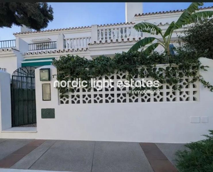 Foto af9ee921-d07d-4302-bcfb-62b0b0a5a6d9. Casa amb piscina a Playa del Rincón Rincón de la Victoria