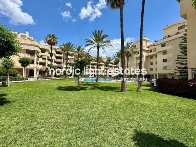 Foto 064b0c4d-81c7-4bb2-b0b2-163410fae879. Pis amb aparcament piscina a La Carihuela - Los Nidos Torremolinos