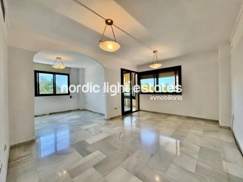 Foto 19ae7d2c-8909-4af7-8474-6ed467179b92. Pis amb aparcament piscina a La Carihuela - Los Nidos Torremolinos