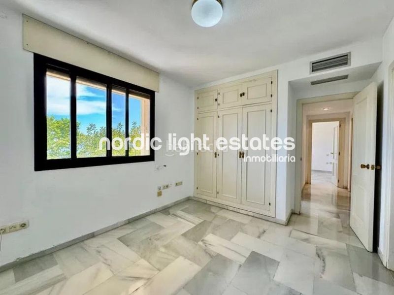 Foto 5f112627-2e39-4868-bdf9-2591f9920bd9. Pis amb aparcament piscina a La Carihuela - Los Nidos Torremolinos