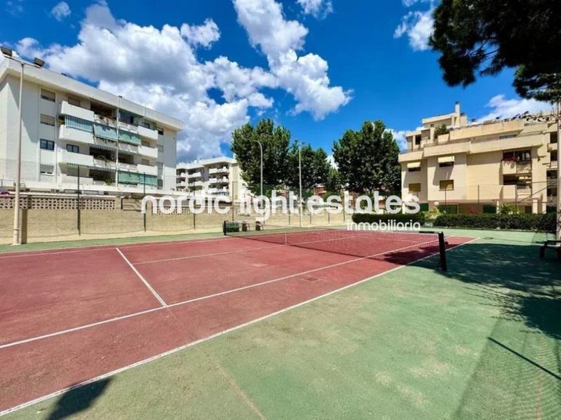 Foto 8624fdd5-e513-4506-84f9-a931413f13ae. Pis amb aparcament piscina a La Carihuela - Los Nidos Torremolinos