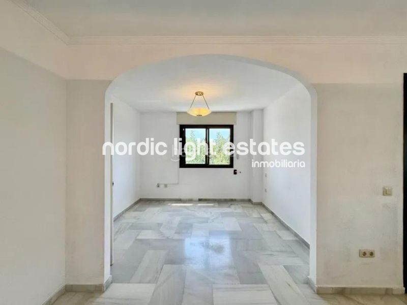 Foto 9a929e22-a9c6-474c-932e-5641b466d6ae. Pis amb aparcament piscina a La Carihuela - Los Nidos Torremolinos