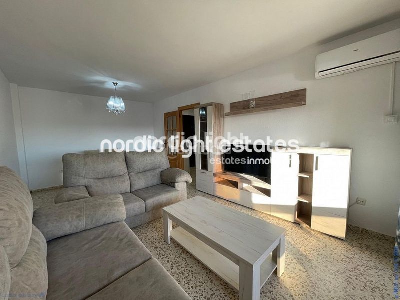 Foto 2d646b11-3de9-41cb-8892-d434a47d498c. Pis amb piscina a Poniente-Faro Torre del Mar