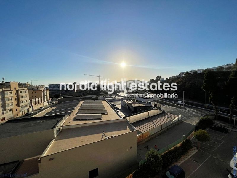 Foto 357868d4-a539-449c-9a17-3a7fb5355f40. Pis amb piscina a Poniente-Faro Torre del Mar