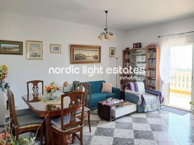 Foto dd6cf36e-df96-42d6-8d63-7c214ceaff2e. Casa amb aparcament piscina a Almayate Bajo