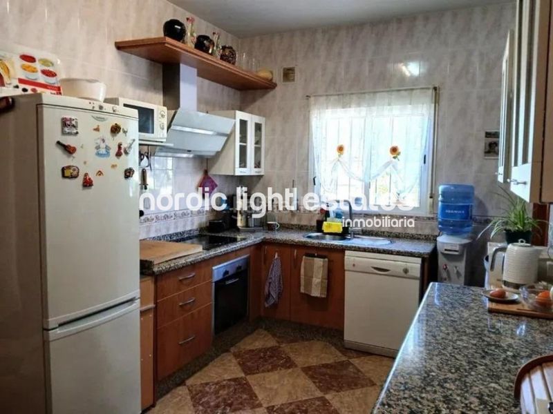 Foto ecc6ee1f-db7e-477e-ae96-77299e19750d. Casa amb aparcament piscina a Almayate Bajo