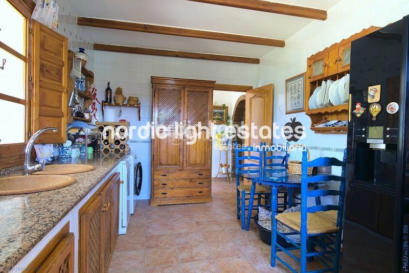 Foto 429e7714-de15-4d76-9bbd-34dc9b0d331e. Casa amb aparcament piscina a Periana