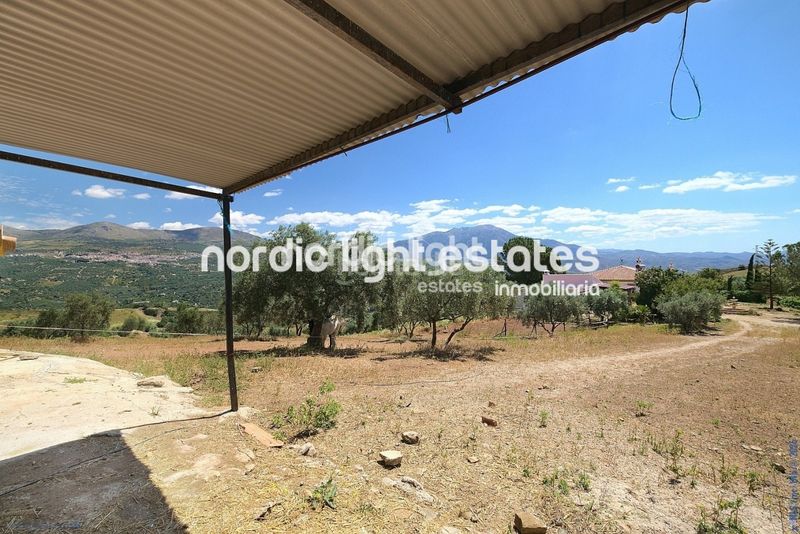 Foto 48f546cd-c792-4e02-b112-ff7280941733. Casa amb aparcament piscina a Periana