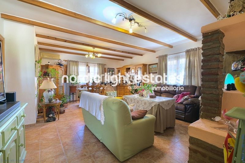 Foto 508550f4-9a28-44ac-8ba9-df86d612944b. Casa amb aparcament piscina a Periana