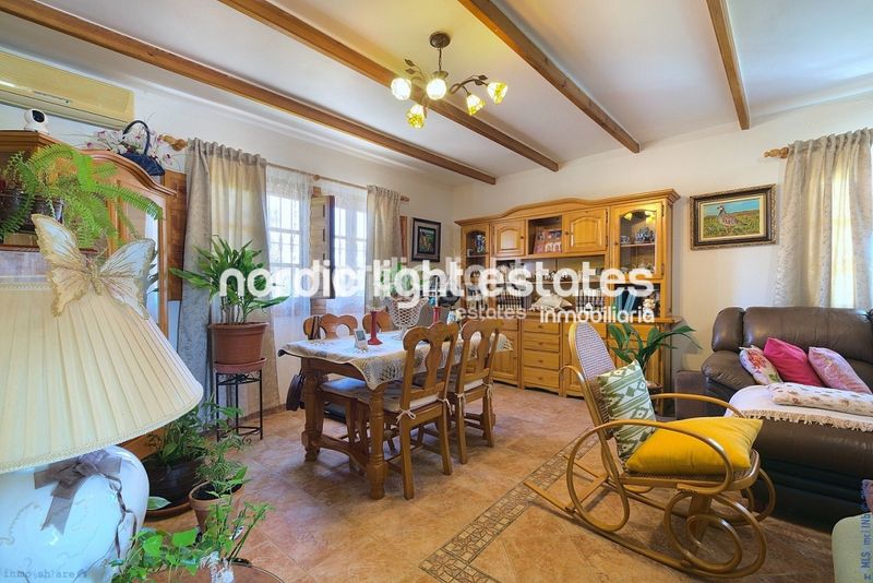 Foto a799901b-166d-4edb-baa5-8628145baff7. Casa amb aparcament piscina a Periana