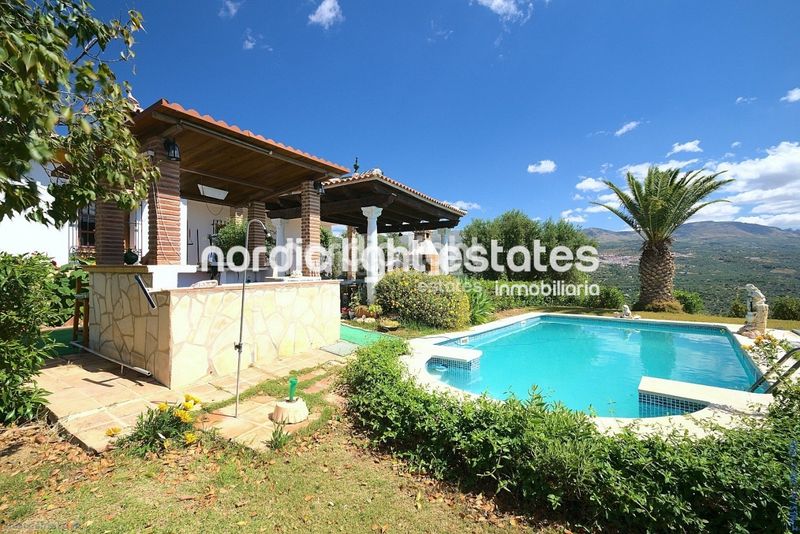 Foto cdfbe3a5-b898-49bf-a875-fca7a6936210. Casa amb aparcament piscina a Periana