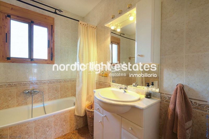 Foto c01b9f77-f76d-4eeb-a452-1850f2a9e334. Maison avec piscine dans Comares