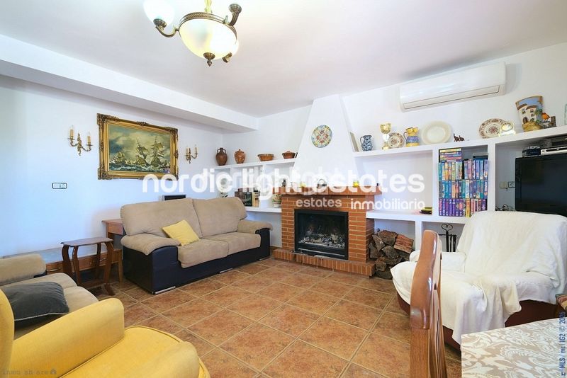 Foto cc5951d5-bd10-416c-b64c-e3e1a76da809. Maison avec piscine dans Comares