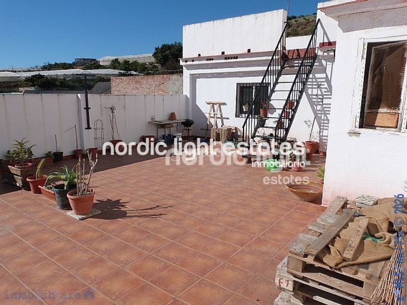Foto 0603b5f4-7e82-42e8-a1d6-989a080cb526. Casa amb aparcament a Algarrobo pueblo Algarrobo