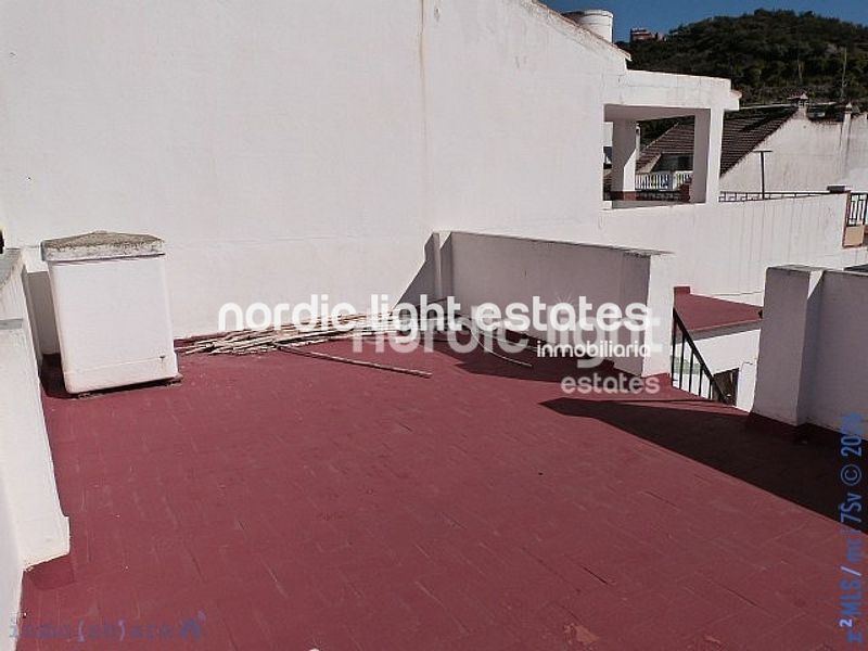 Foto c1632b04-1e54-4440-9ce7-3a3a99ae811d. Casa amb aparcament a Algarrobo pueblo Algarrobo