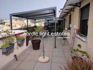 Etagenwohnung in Teatinos