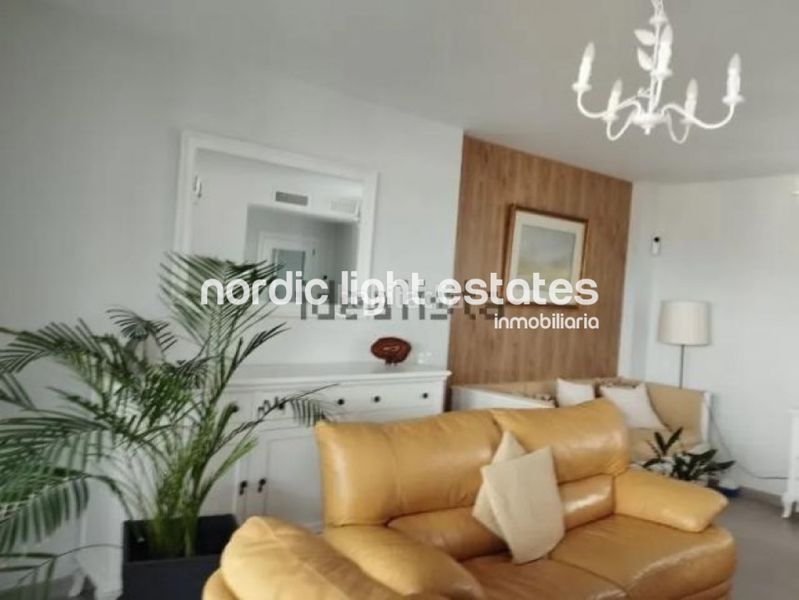 Foto 93ca2cdc-cd6c-4b96-ab12-1c3a42e71b6a. Piso en Teatinos Málaga