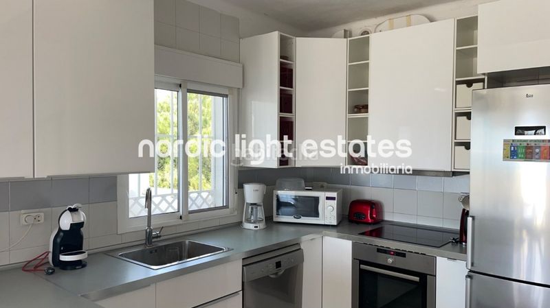 Foto c5932da9-6edc-4a18-af1f-a3e2d20fb032. Casa amb piscina a nueva Nerja Nerja