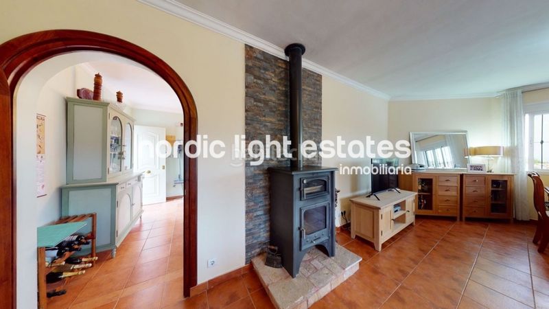 Foto 9a1fdc49-1a39-40ad-972e-330e64cd46d5. Casa amb piscina a Cómpeta