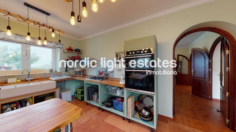 Foto cc576d77-e5b9-4b70-80e7-0bcf6e03ccca. Casa amb piscina a Cómpeta