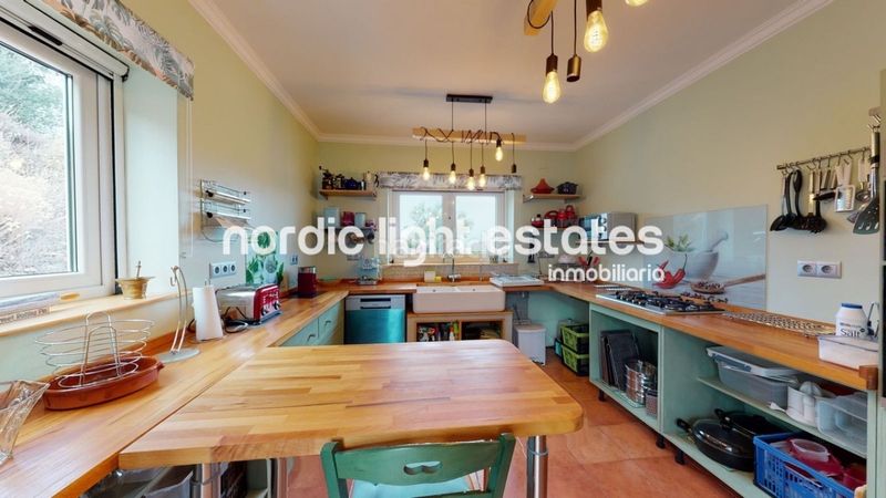 Foto ec429b61-665a-44c7-83f3-2e3a53eff90f. Casa amb piscina a Cómpeta