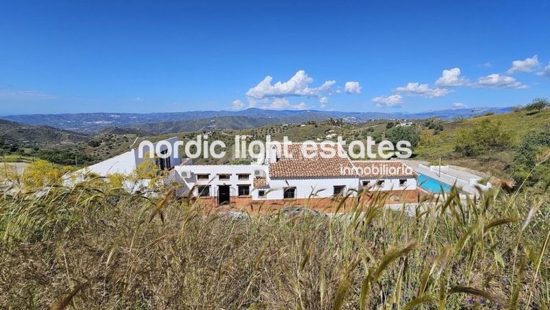 Foto c4fd1956-a2f0-4084-ab3a-4786340dbc39. Casa en Canillas de Aceituno