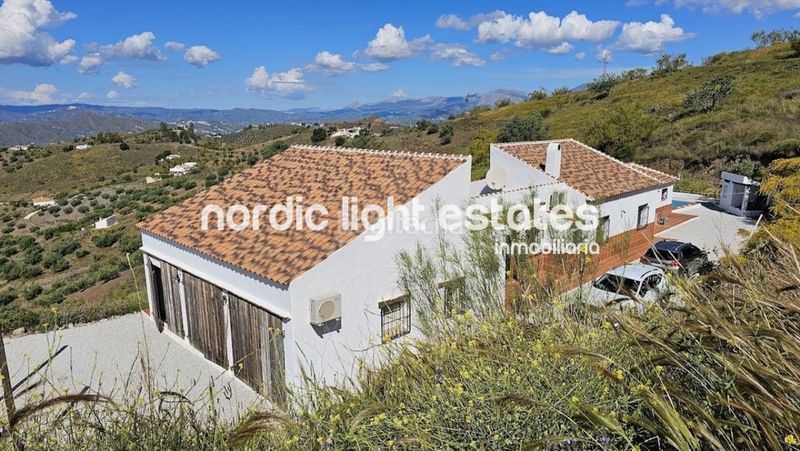 Foto fbd56e49-4f32-4d80-92ea-f6dfcf6800b7. Casa en Canillas de Aceituno