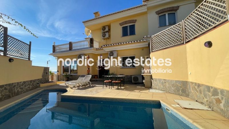 Foto 1abafb8a-d925-40f0-bffd-0b2b5e8f2a71. Casa en Urbanización Santa Rosa Torrox