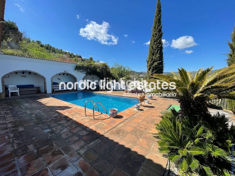 Foto 18b7b974-2be8-47ed-b496-05370792c733. Casa con piscina in Comares