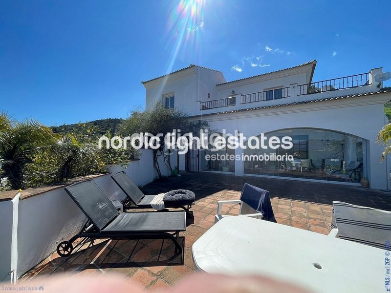 Foto 4d025736-96a7-4351-bf67-b514638043cc. Casa con piscina in Comares