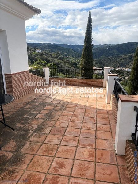 Foto 92f5b854-3a2e-4065-8ccf-520bc2ac3ea1. Casa con piscina in Comares