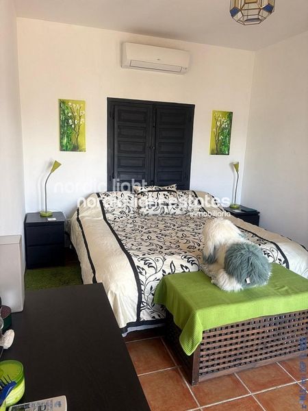 Foto f3eb13ba-4fdd-44d3-8e3b-70afe9b747de. Casa con piscina in Comares