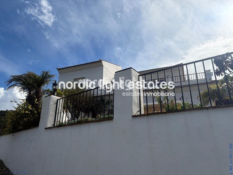 Foto 735e4f29-585a-4e8e-baf4-65b48095a205. Maison avec piscine dans Comares