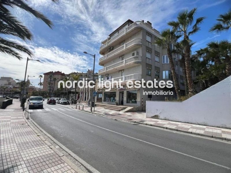 Foto 1f602b98-1bb4-4249-a306-a5125a3ee029. Piso en Almuñecar centro Almuñécar