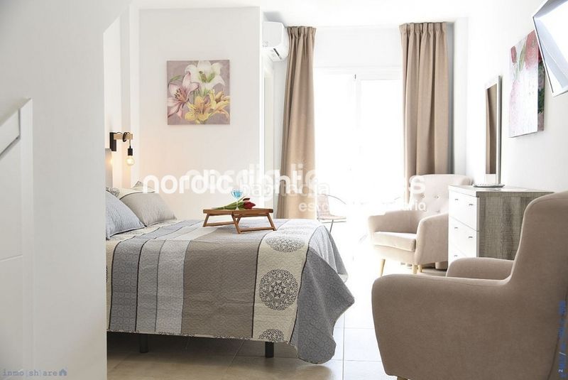 Foto 59729acd-e264-49c3-b824-27616fbc917b. Casa en Avda Pescia - Ctra de Frigiliana Nerja