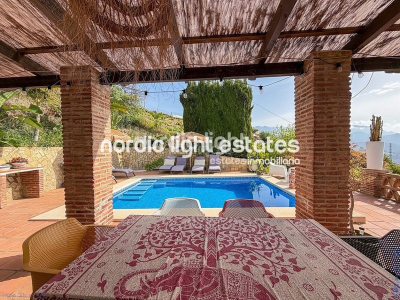 Foto a694f79d-31c3-4d4f-8c67-63d4e799d5e9. Casa en Torrox pueblo Torrox