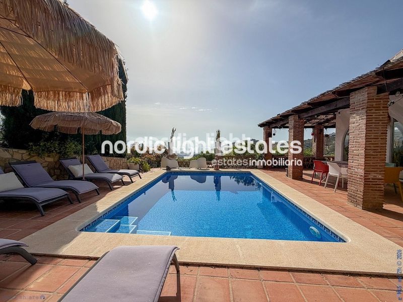 Foto fa9d152c-68b7-4312-a13f-6500fba1be54. Casa en Torrox pueblo Torrox