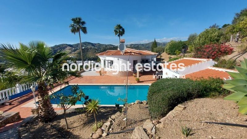 Foto a7f55b50-97d5-4c09-9ef9-7ac6da4fb89d. Maison avec piscine dans Torrox pueblo Torrox
