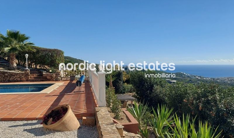 Foto b558a348-26a5-4cec-b045-cb4c1e60253b. Maison avec piscine dans Torrox pueblo Torrox