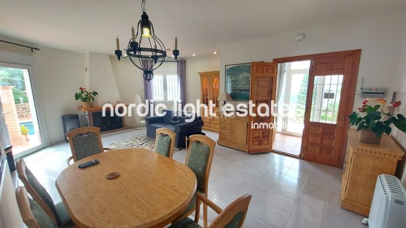 Foto b73c53f5-29b8-446d-9711-098c804c4bdd. Maison avec piscine dans Torrox pueblo Torrox